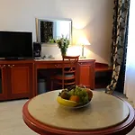 Carlton Hotell 4*