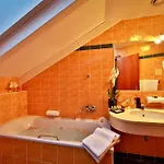 Carlton 4*