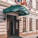 Hotel Carlton