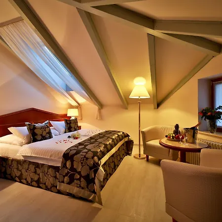 Carlton Hotell
