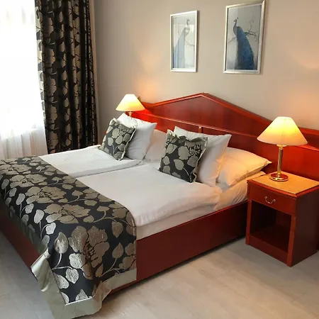 Carlton Hotel 4*