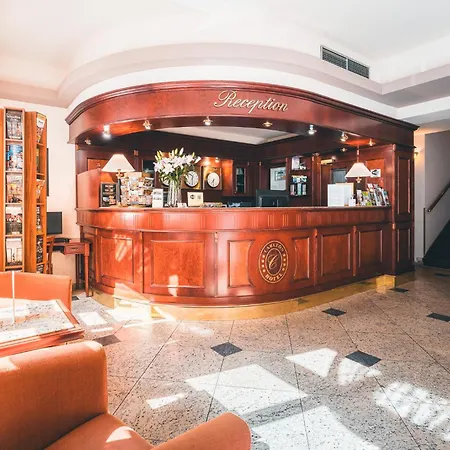 Carlton Hotel