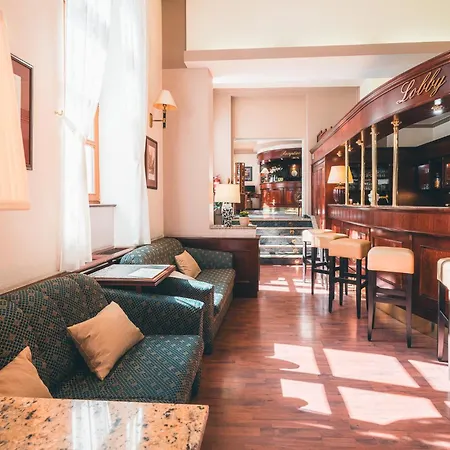 Carlton Hotel
