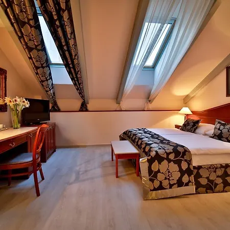 Hotel Carlton 4*