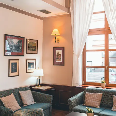 Carlton Hotel 4*