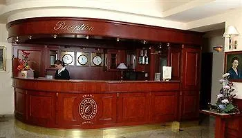 Carlton Hotell