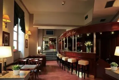 Carlton Hotell