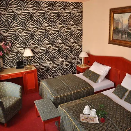 Hotell Carlton 4*