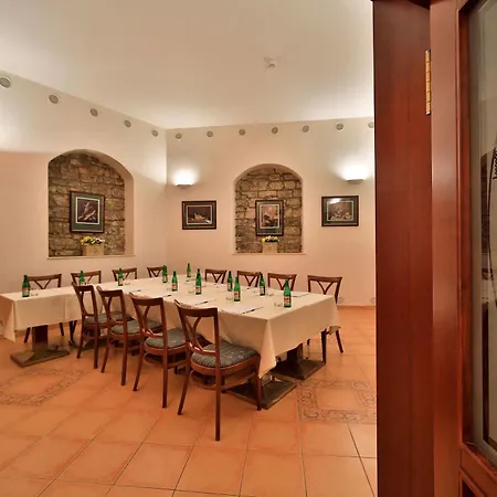 Hotell Carlton 4*