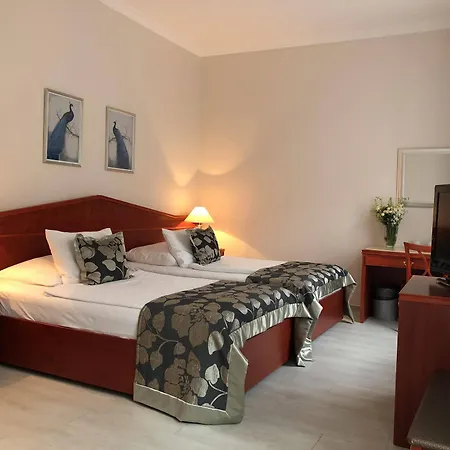 Carlton Hotell
