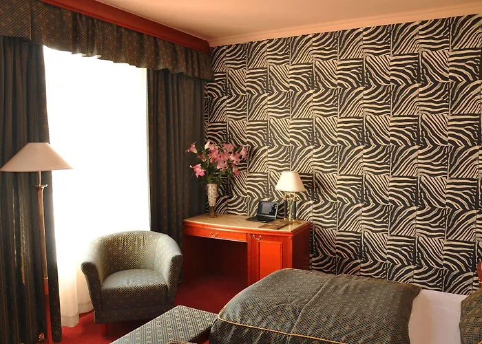 Hotell Carlton 4*